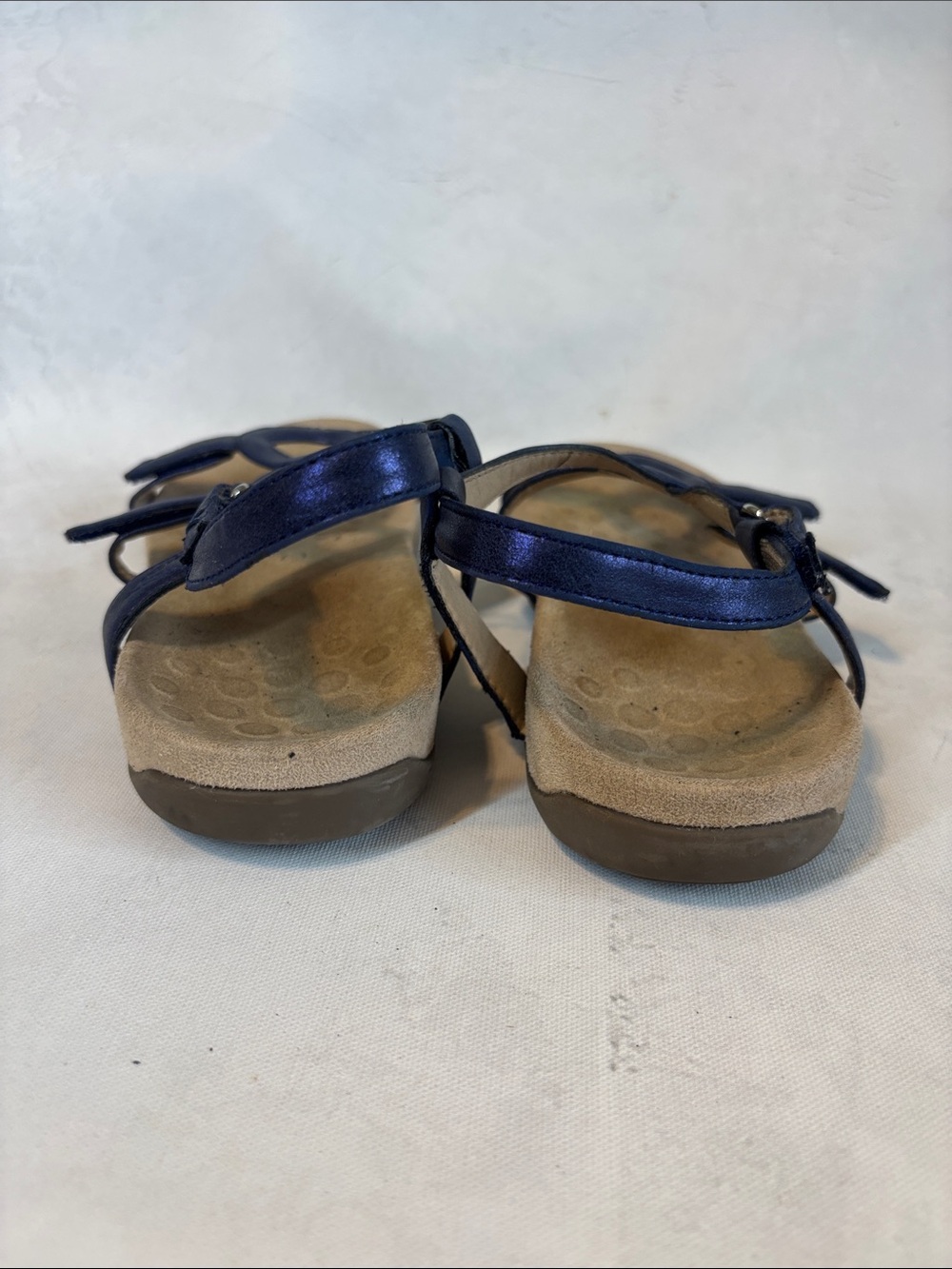 Women’s Vionic Metallic Navy Strappy Comfort Sandals, size 7, leather - Picture 6 of 6